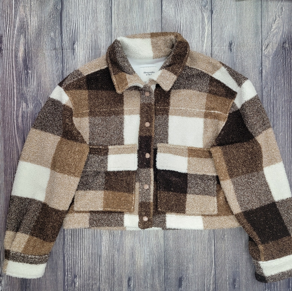 Abercrombie & Fitch Women's Plaid Cropped Teddy Snap Button Jacket Shacket - Picture 2 of 13